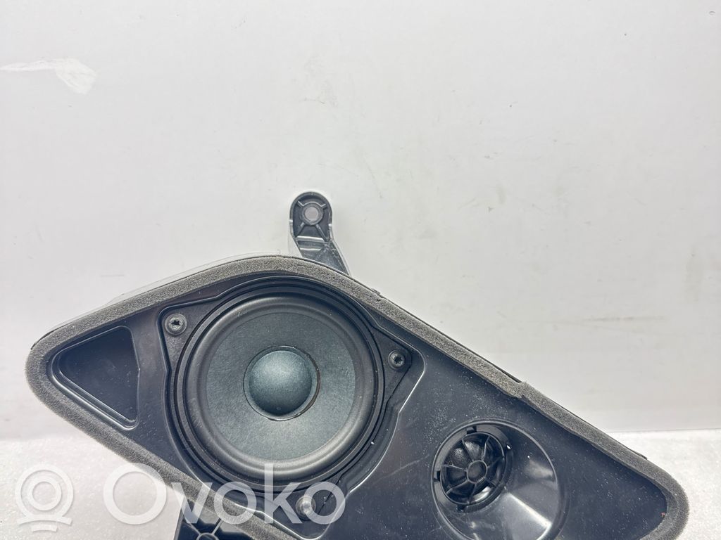 BMW X5 G05 Subwoofer 