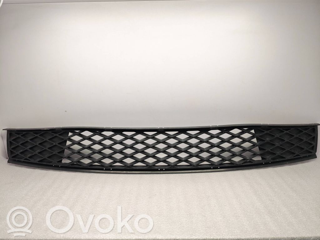 BMW X3 E83 Kratka dolna zderzaka przedniego 