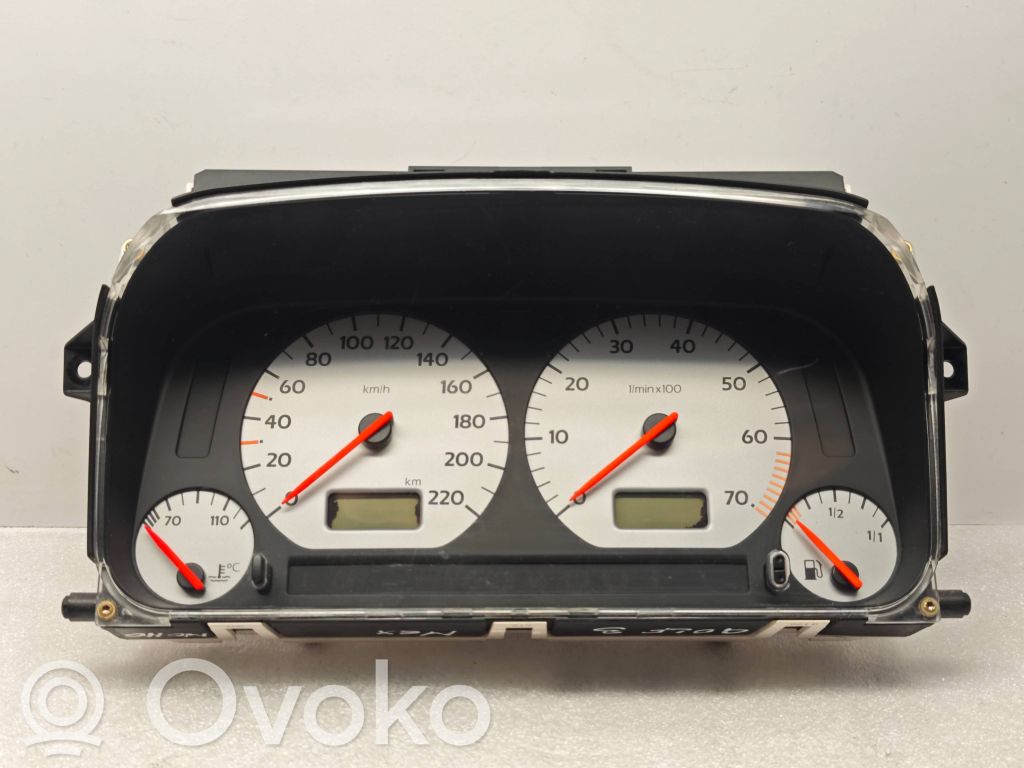 Volkswagen Golf III Nopeusmittari (mittaristo) 