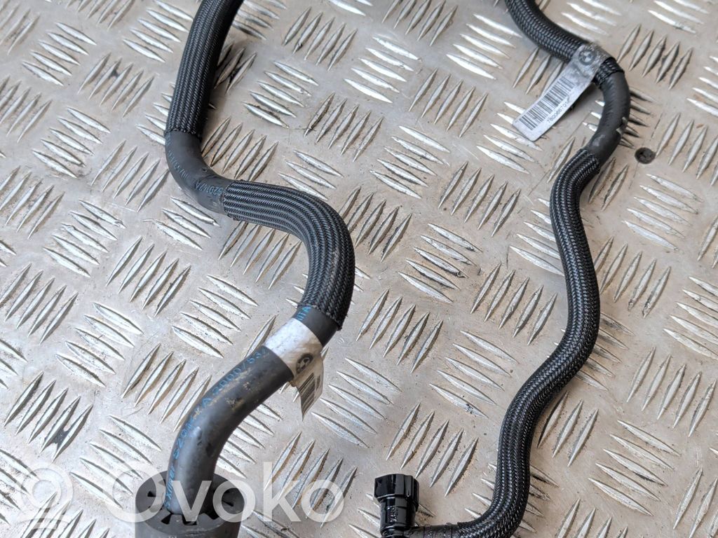 BMW 1 E82 E88 Fuel line pipe 