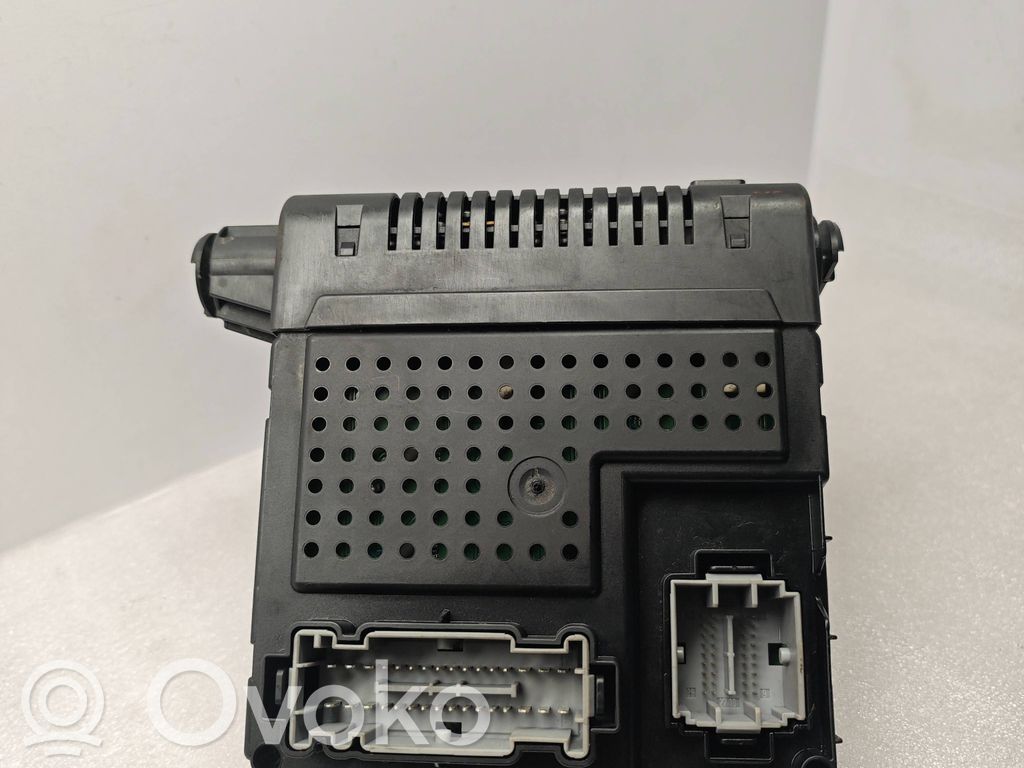 Volvo V70 Fuse module 