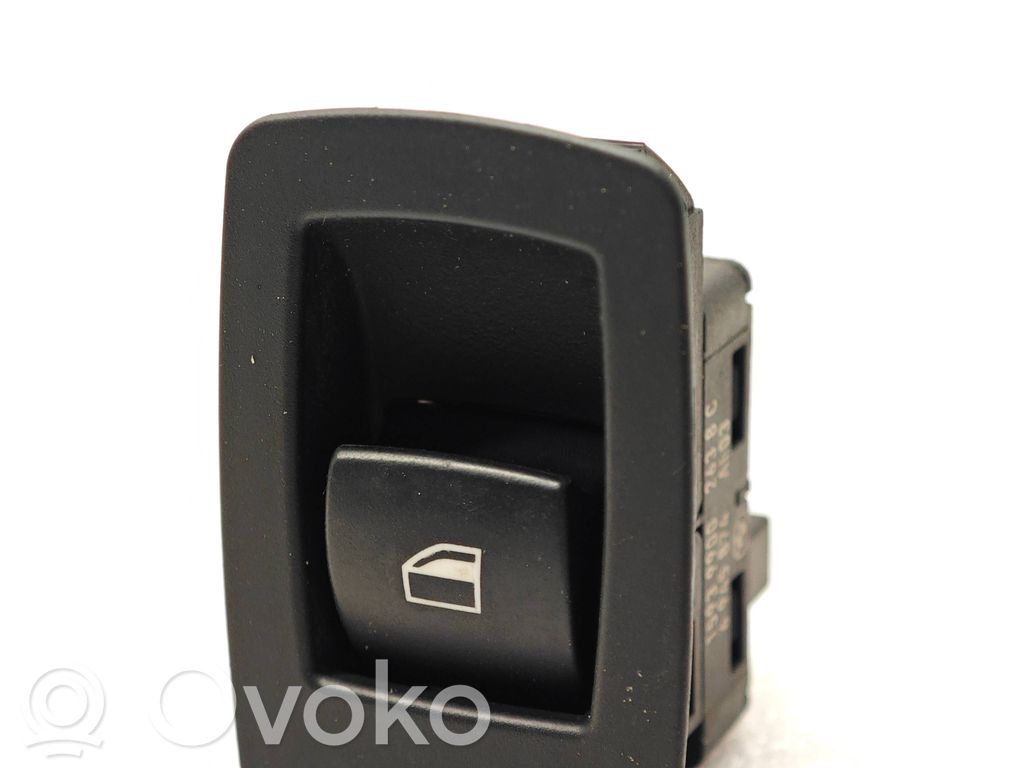 Electric window control switch   6945874,15939900,2638C