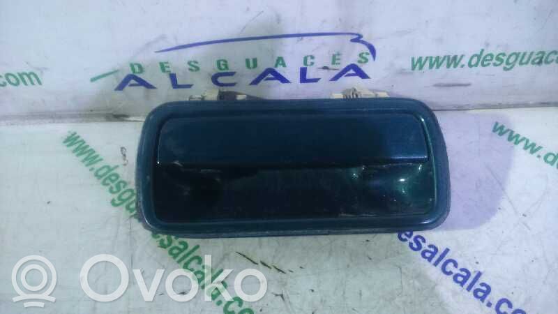 Manecilla externa puerta trasera