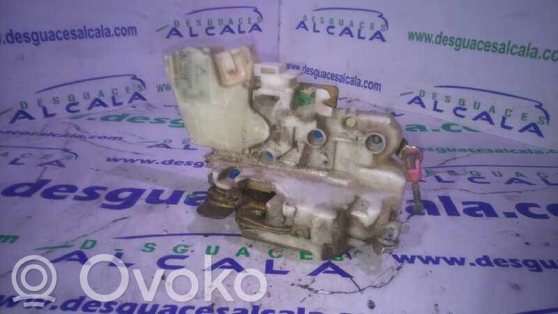 Nissan NP300 Încuietoare ușă spate 