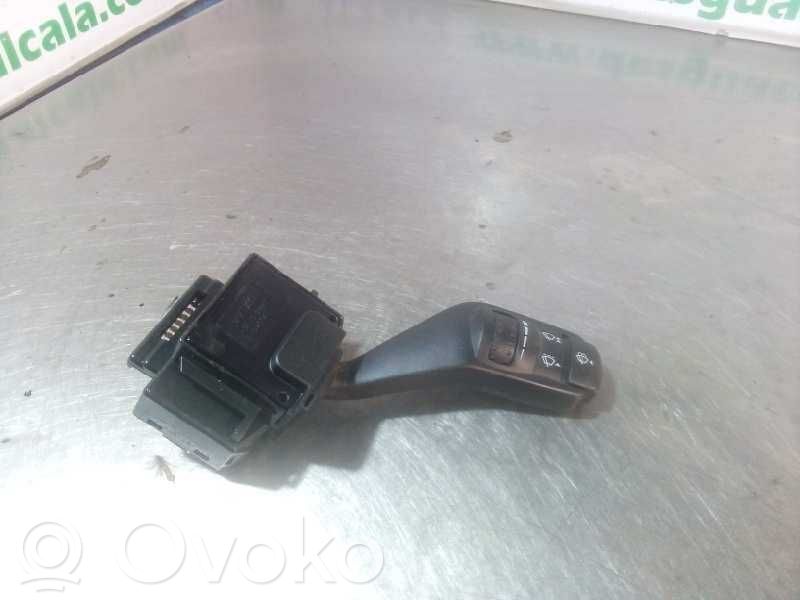 Pyyhkijän vipu   4M5T17A553BD,12PINES