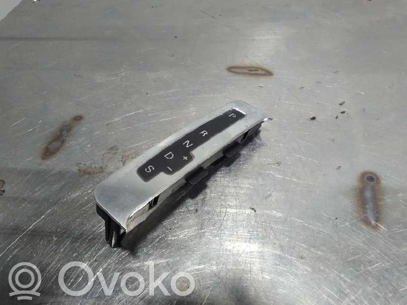 Audi A6 S6 C6 4F Logu elektriskās apsildes slēdzis 