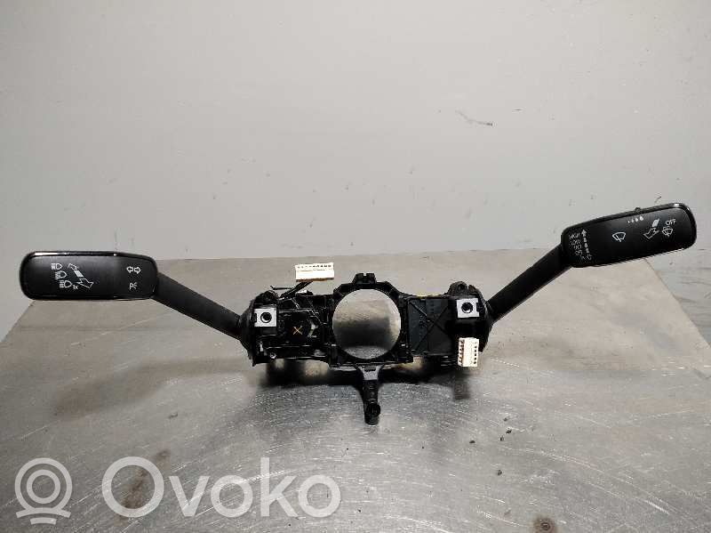 Interruptor de control multifunción   3Q0953521