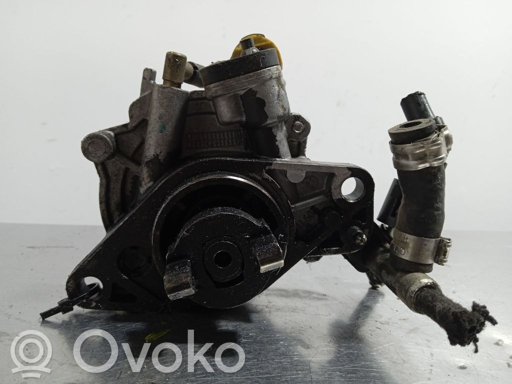 Opel Corsa D Vacuum pump 