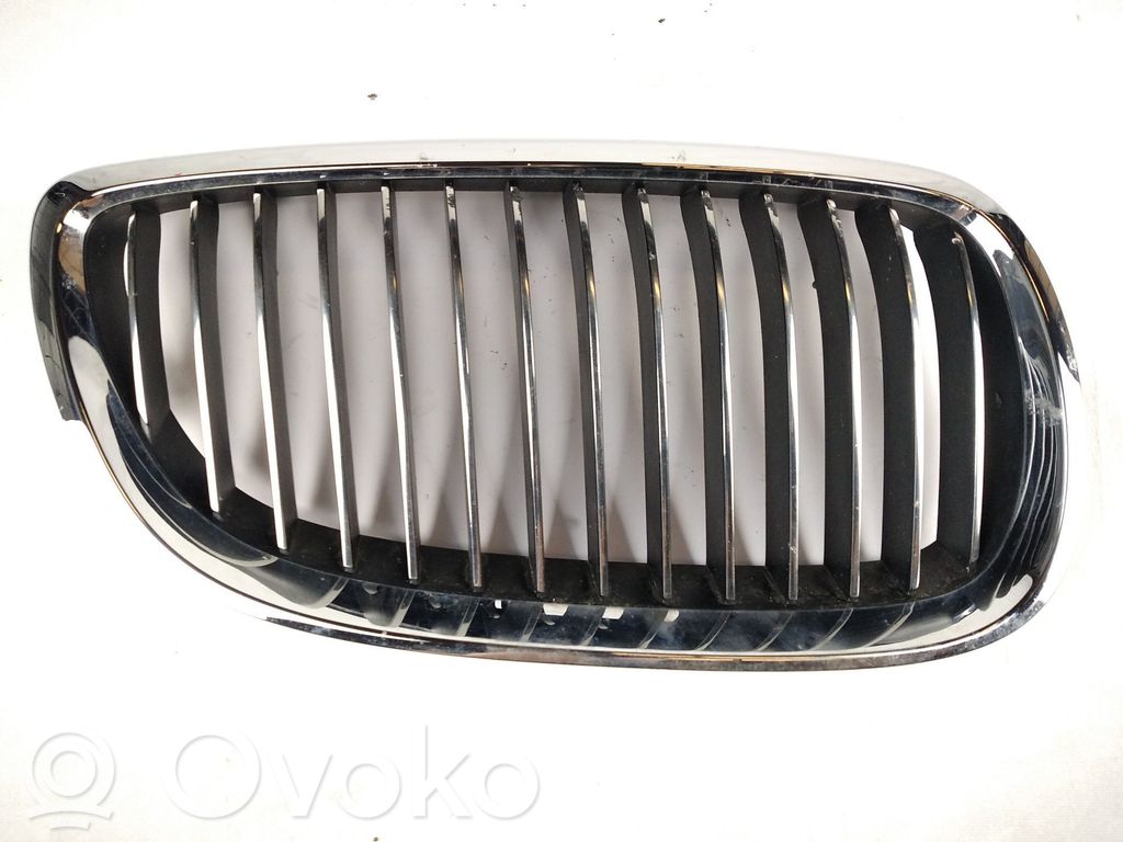 Front grill   7157276