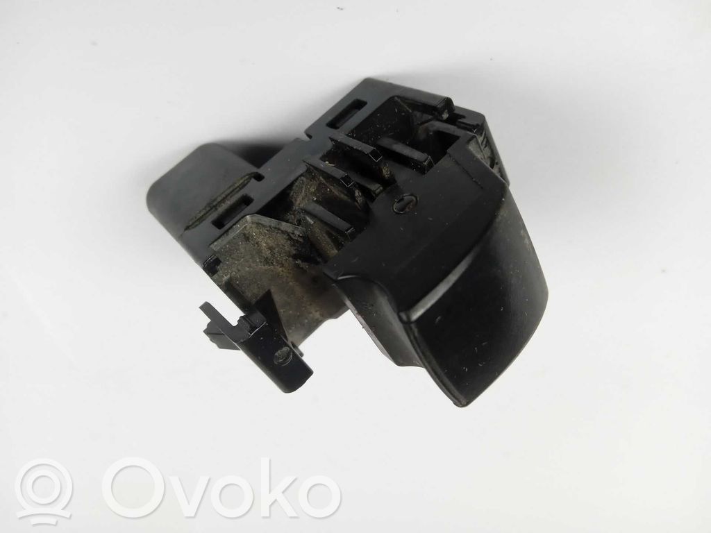 Comutator comandă geamuri electrice   8608A320