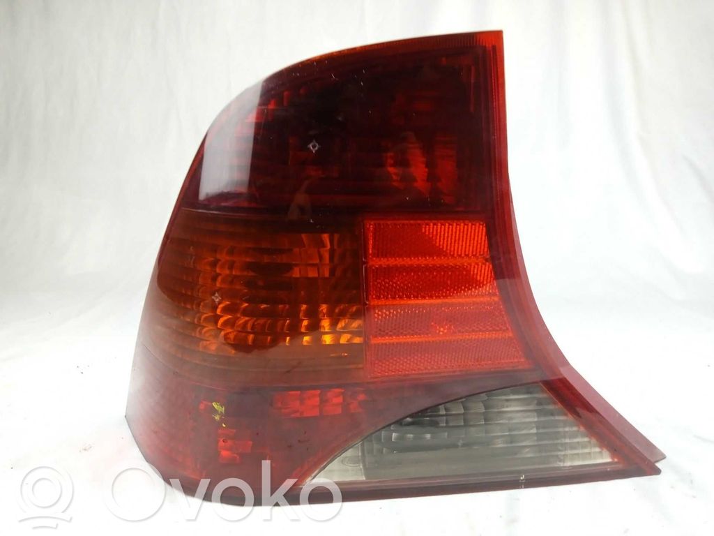 Ford Focus Luz trasera/de freno 