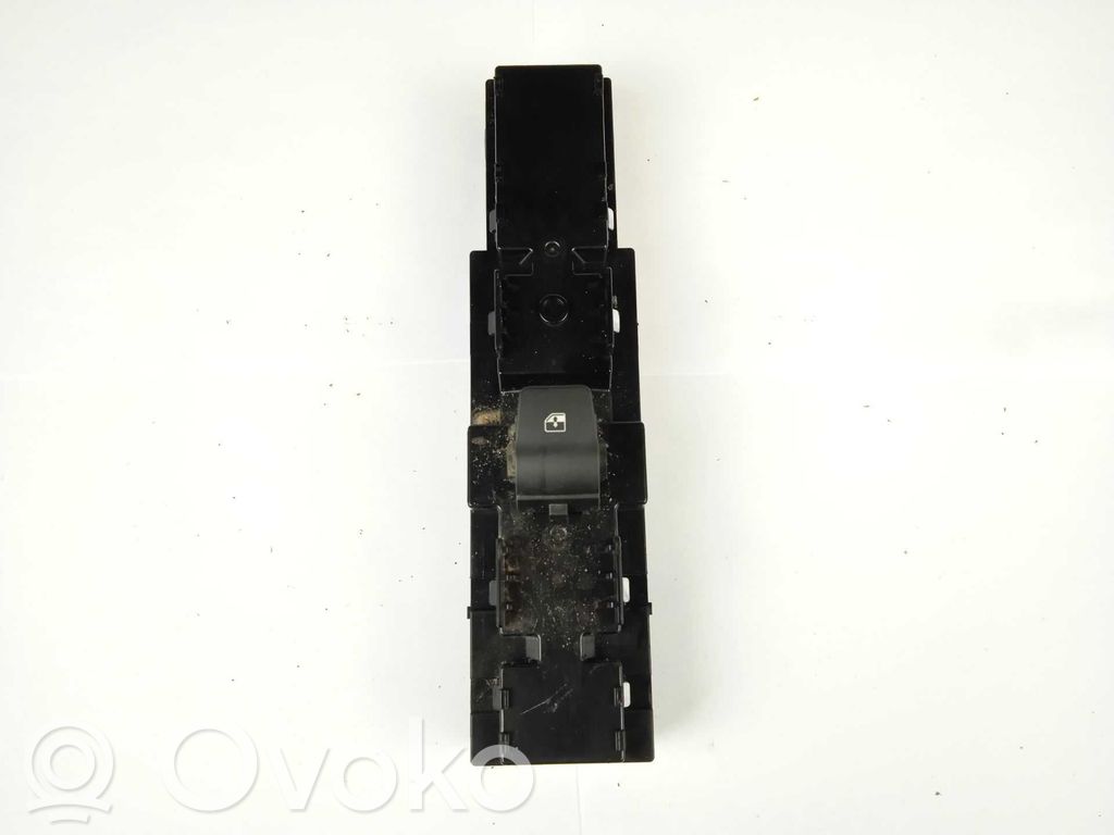 Hyundai i30 Electric window control switch 