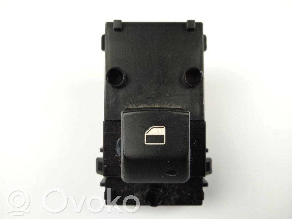 Electric window control switch   93581J7050