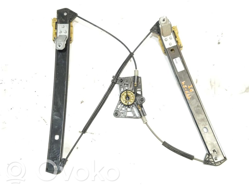 Regulador manual de la ventanilla delantera   81A837461