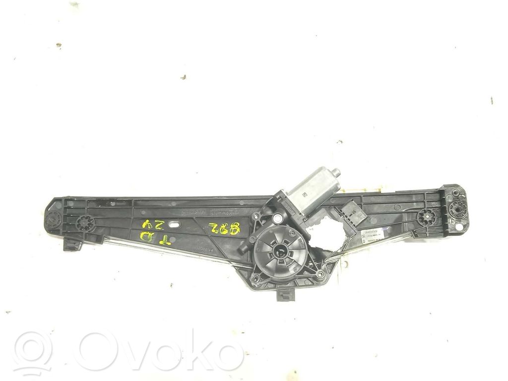 Peugeot 3008 II Alzacristalli della portiera posteriore con motorino