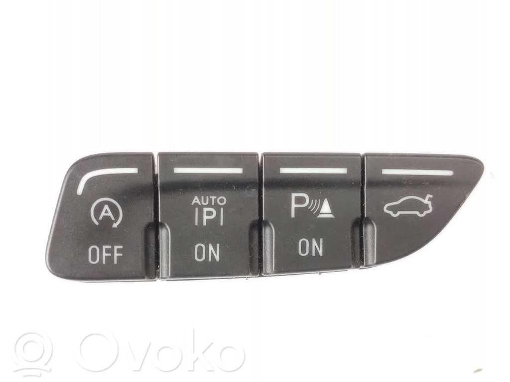 Ford Kuga II Windscreen/window heater switch 