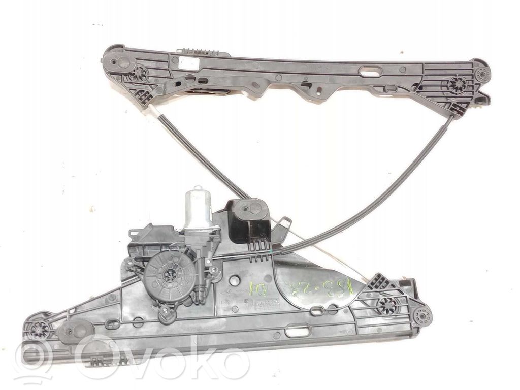 Peugeot 2008 II Alzacristalli manuale della portiera anteriore