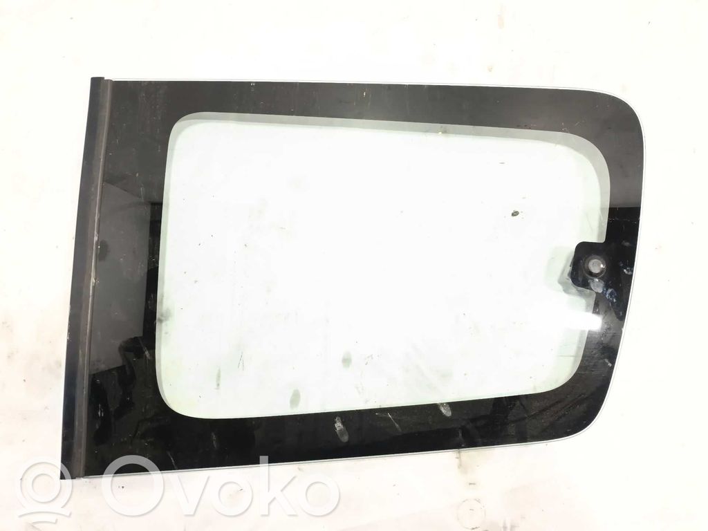 Vidrio lateral trasero   MR436814