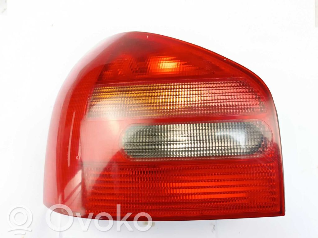 Luci posteriori   8L0945095A