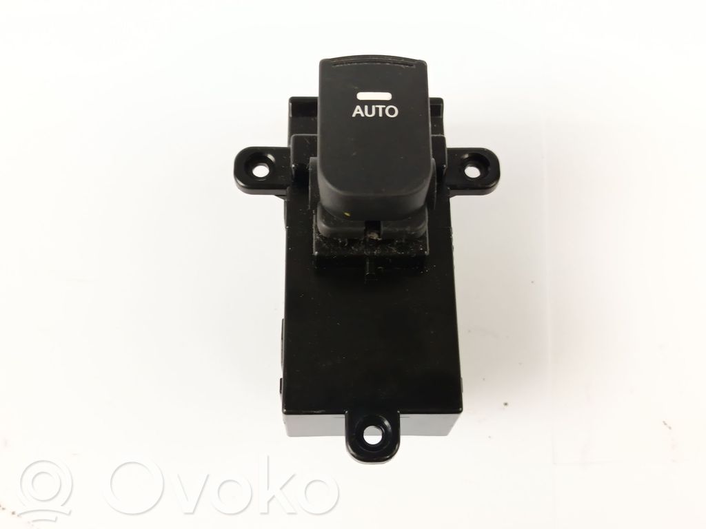 Electric window control switch   935802T010