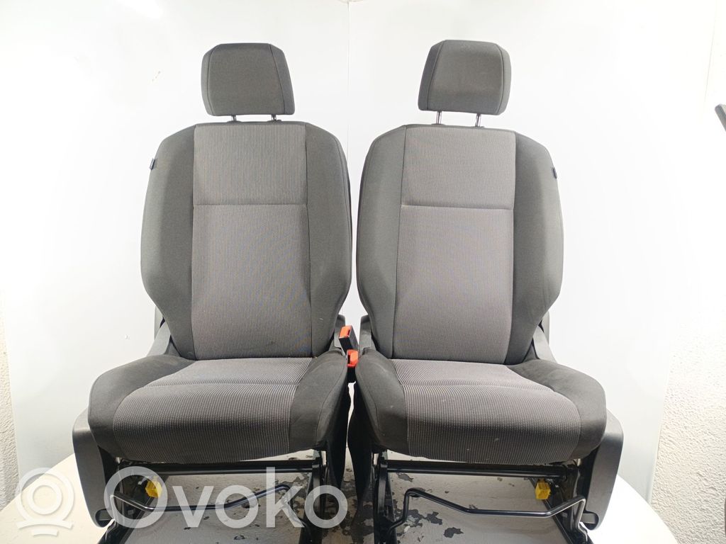 Fiat Doblo III Etumatkustajan istuin 