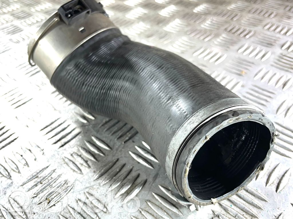 Volvo V40 Manguera/tubo del intercooler 