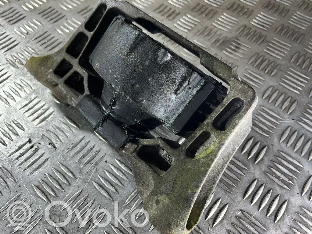 Engine mount bracket   7M516F012YB,7M516F012