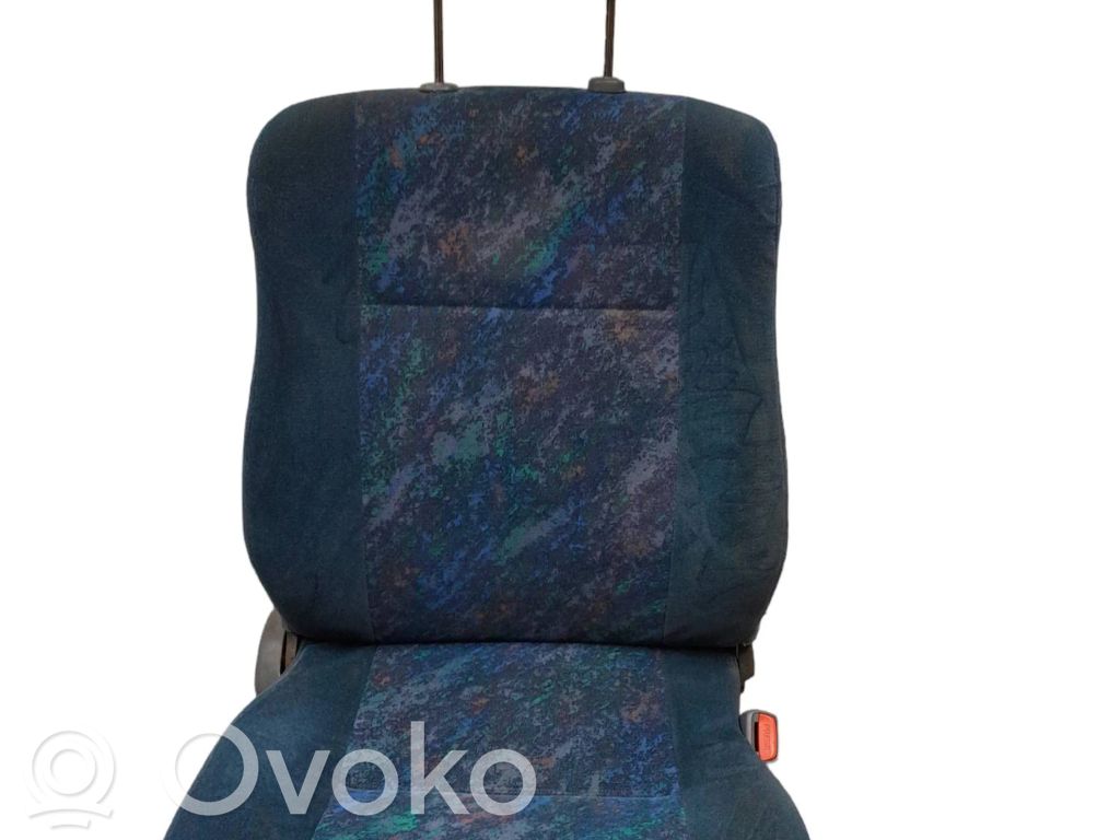 Etumatkustajan istuin
