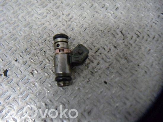 Inyector de combustible   IWP099