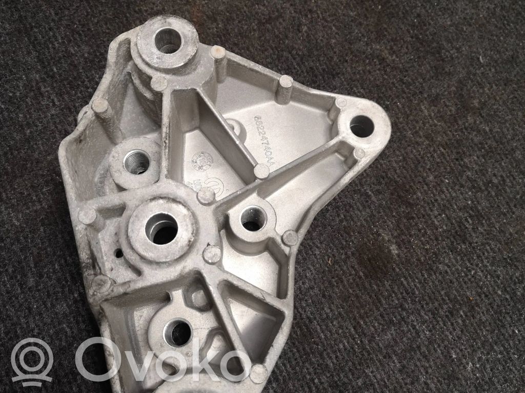 Gearbox mounting bracket   68224740AA