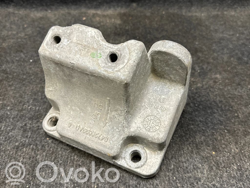 Dodge Challenger Engine mounting bracket 