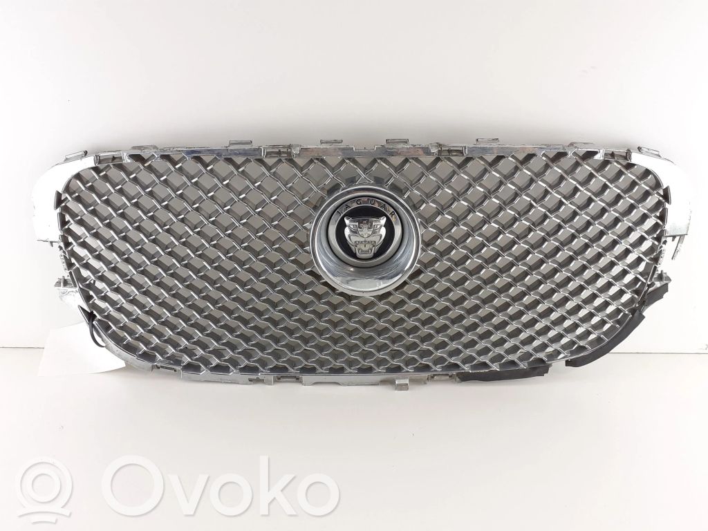 Jaguar XF Etupuskurin ylempi jäähdytinsäleikkö 
