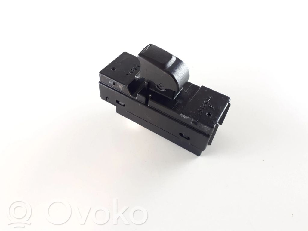 Isuzu D-Max Electric window control switch 