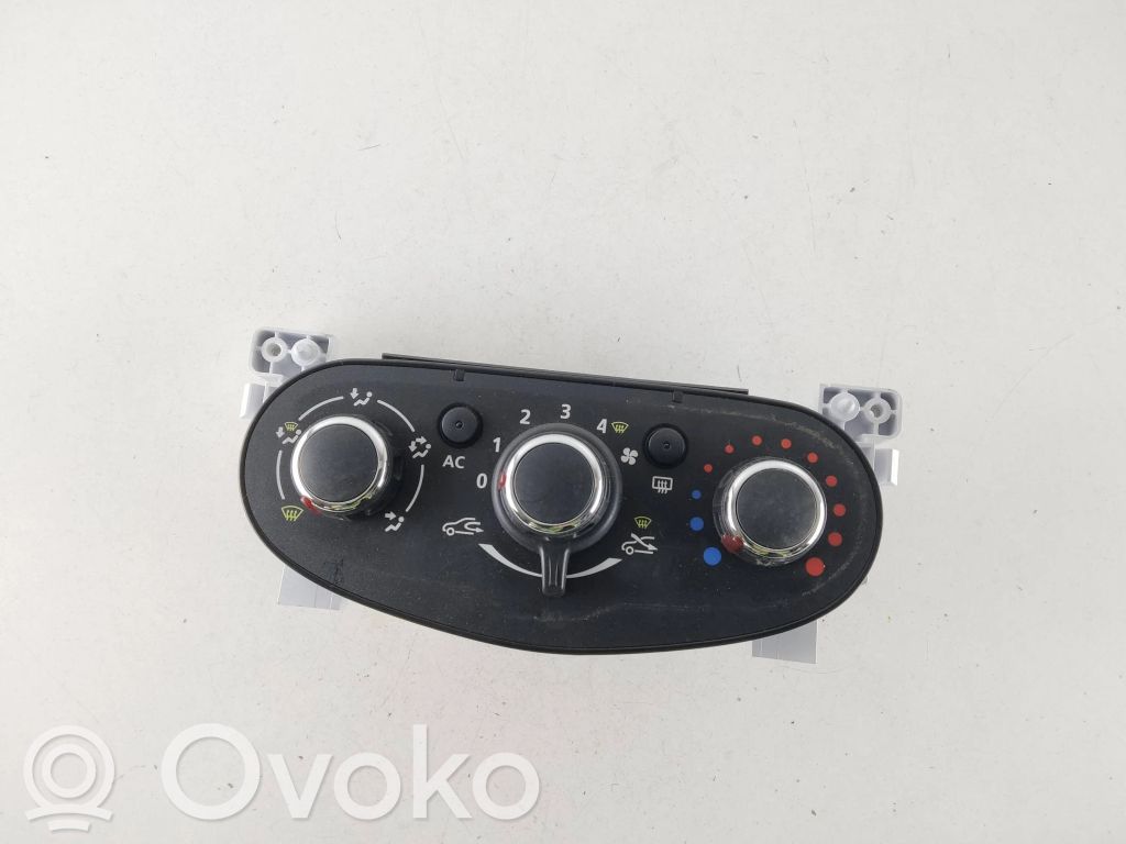 Dacia Duster Climate control unit 