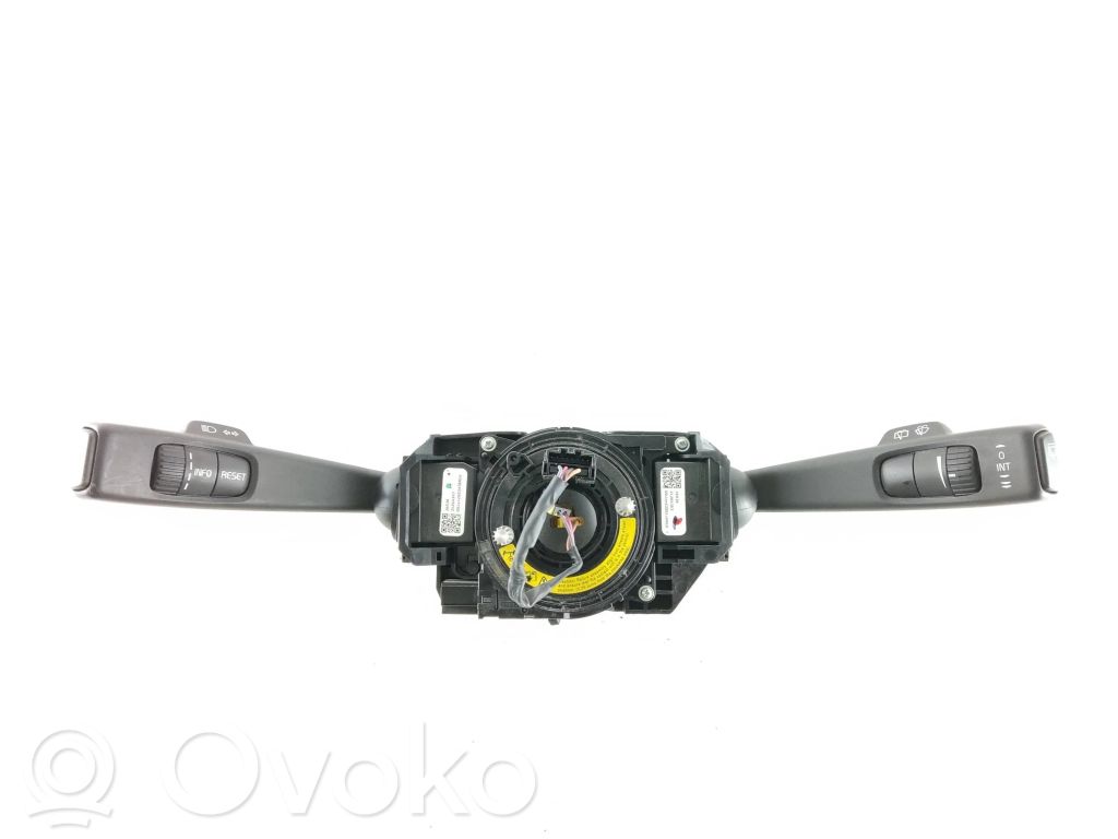 Volvo XC70 Wiper turn signal indicator stalk/switch 