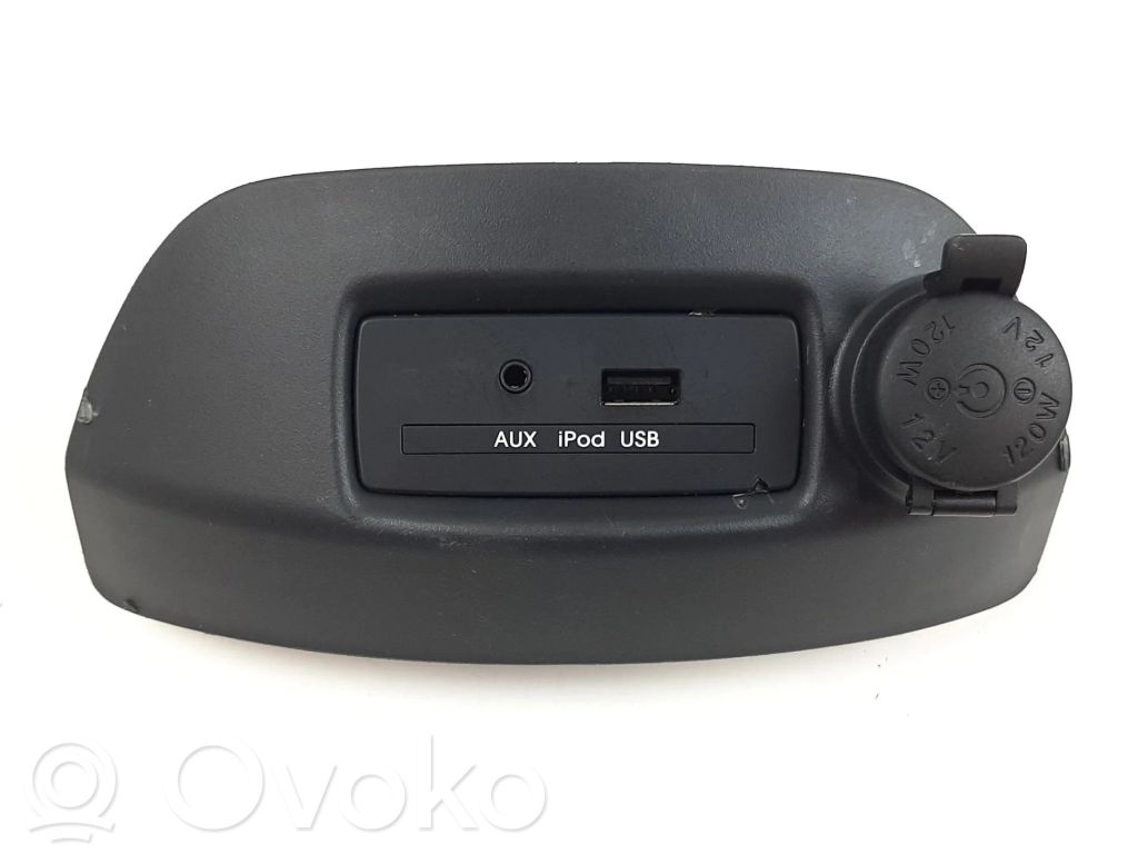 KIA Soul Enchufe conector entrada auxiliar 