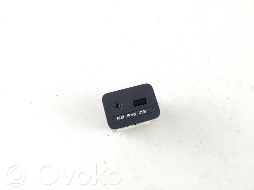 KIA Optima USB socket connector 