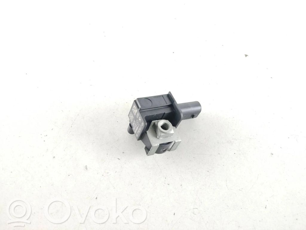 BMW 5 F10 F11 Airbag deployment crash/impact sensor 