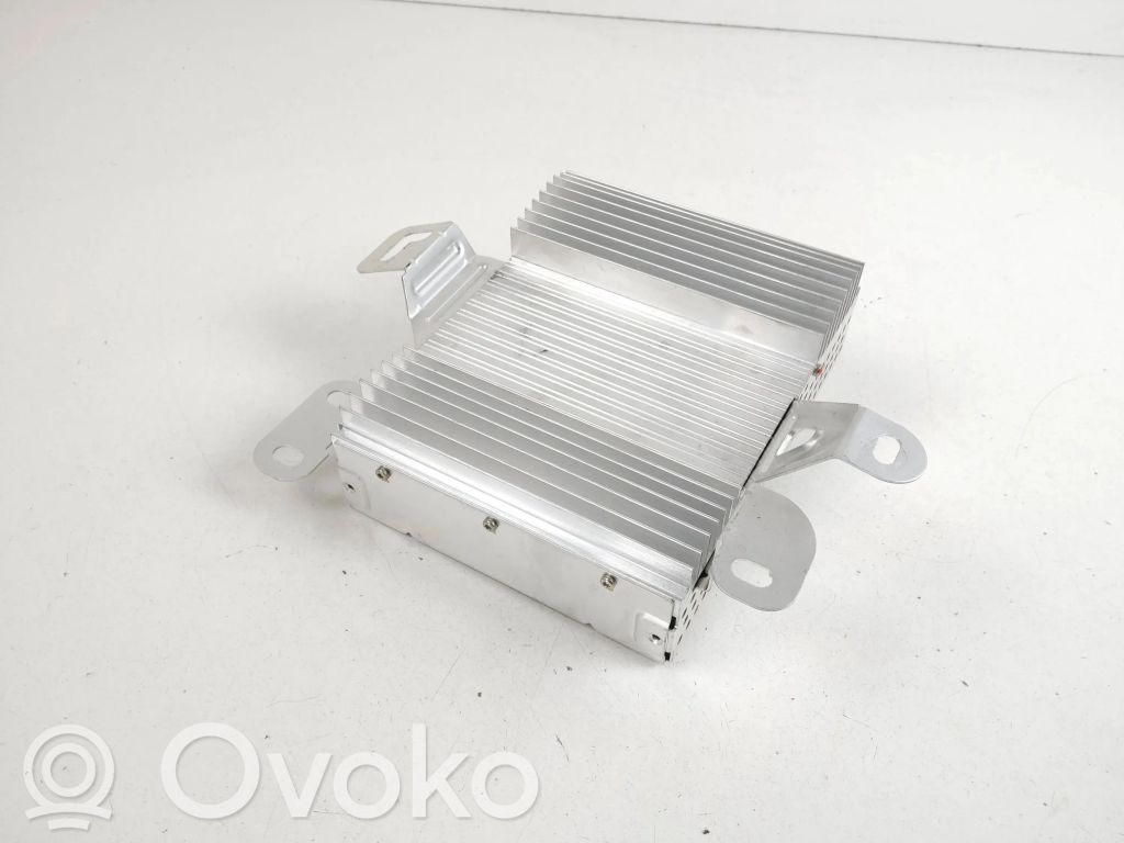 Tesla Model S Garso stiprintuvas 