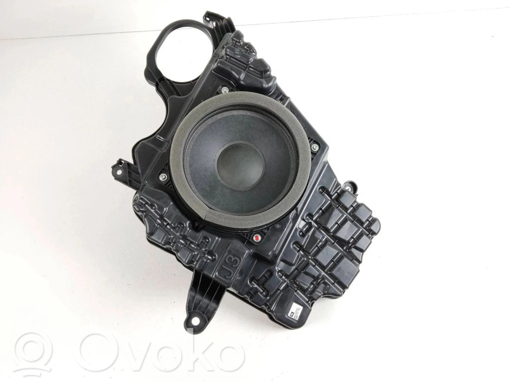 Toyota RAV 4 (XA50) Subwoofer 