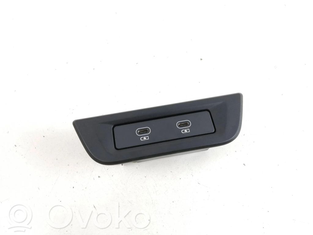 Porsche Taycan 9J1 USB socket connector 