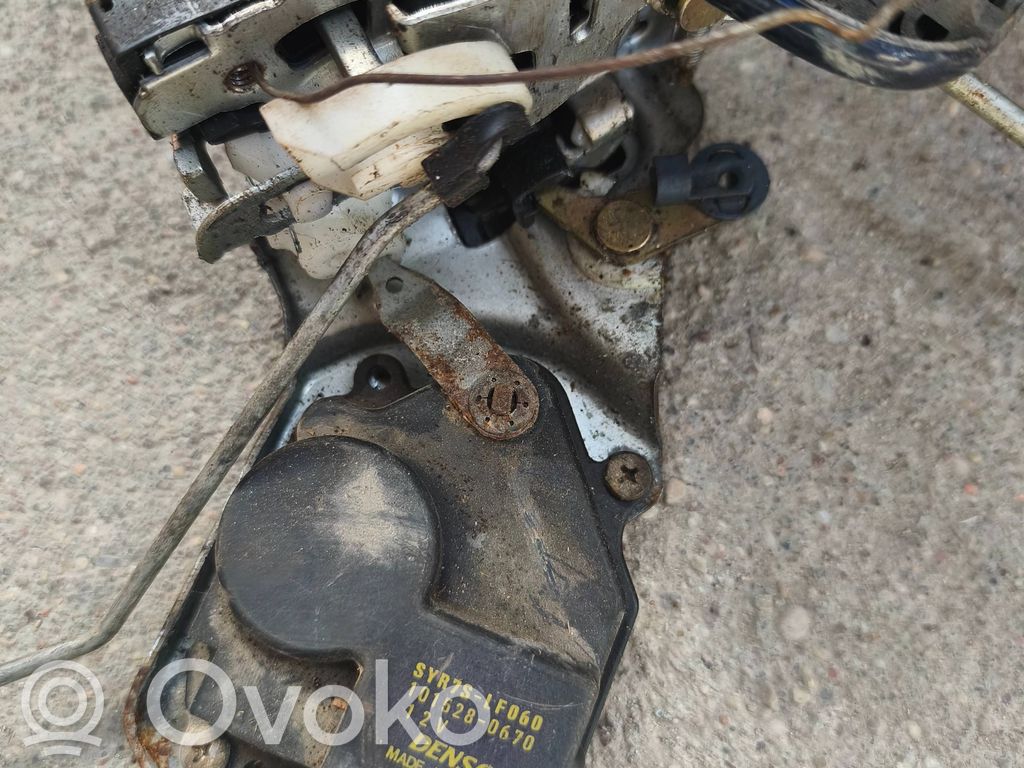 Suzuki Jimny Priekšpusē slēdzene 