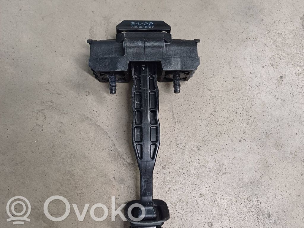 BMW X3 G01 Etuoven pidätin 