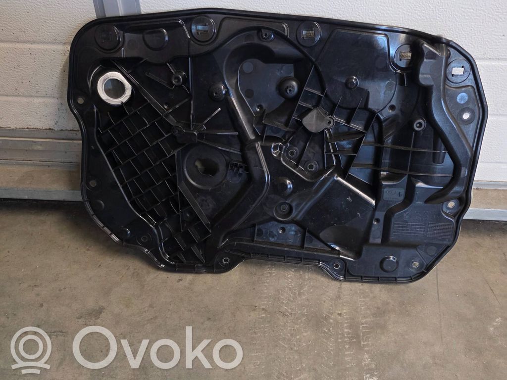 BMW 2 F44 Elektryczny podnośnik szyby drzwi przednich 