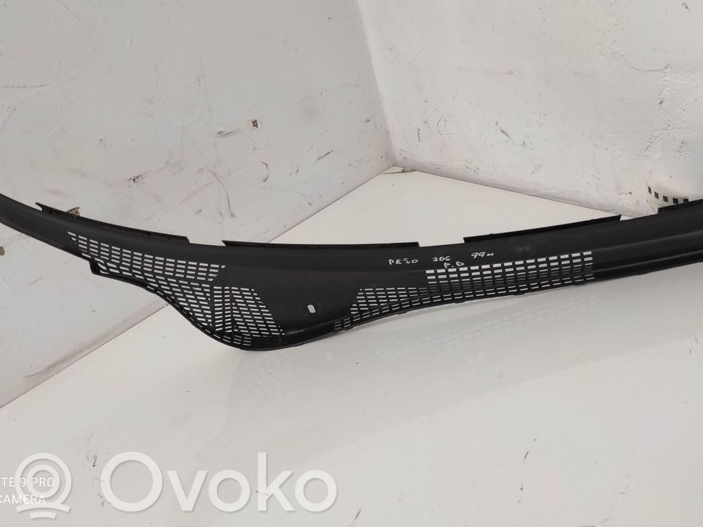Peugeot 306 Wiper trim 