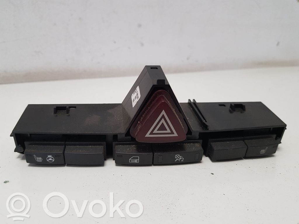 Opel Corsa D Botón interruptor de luz de peligro 