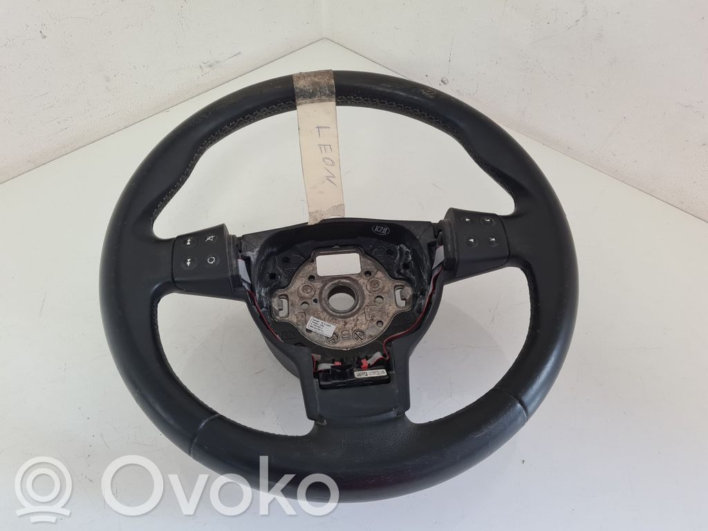 Seat Leon (1P) Ohjauspyörä 