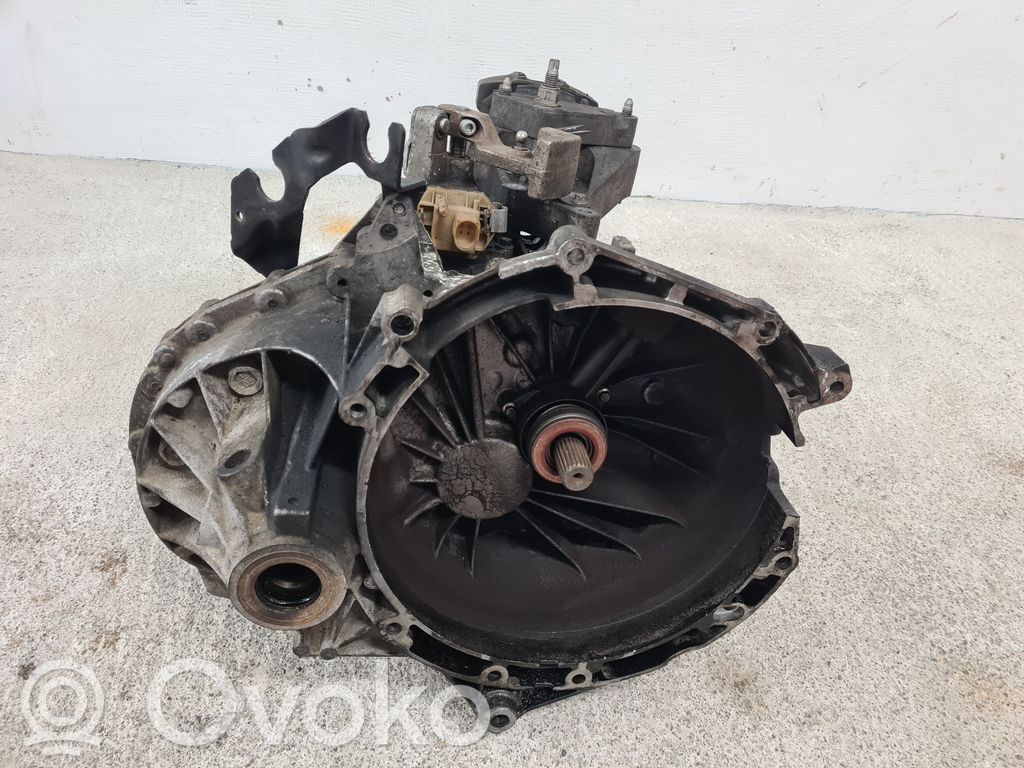 Mechaninė 5 pavarų dėžė   N5LUA,6C1R7F096,6C1R7002DA