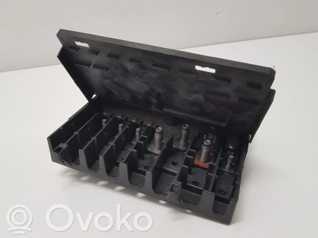 Ford Mondeo MK V Cableado positivo 