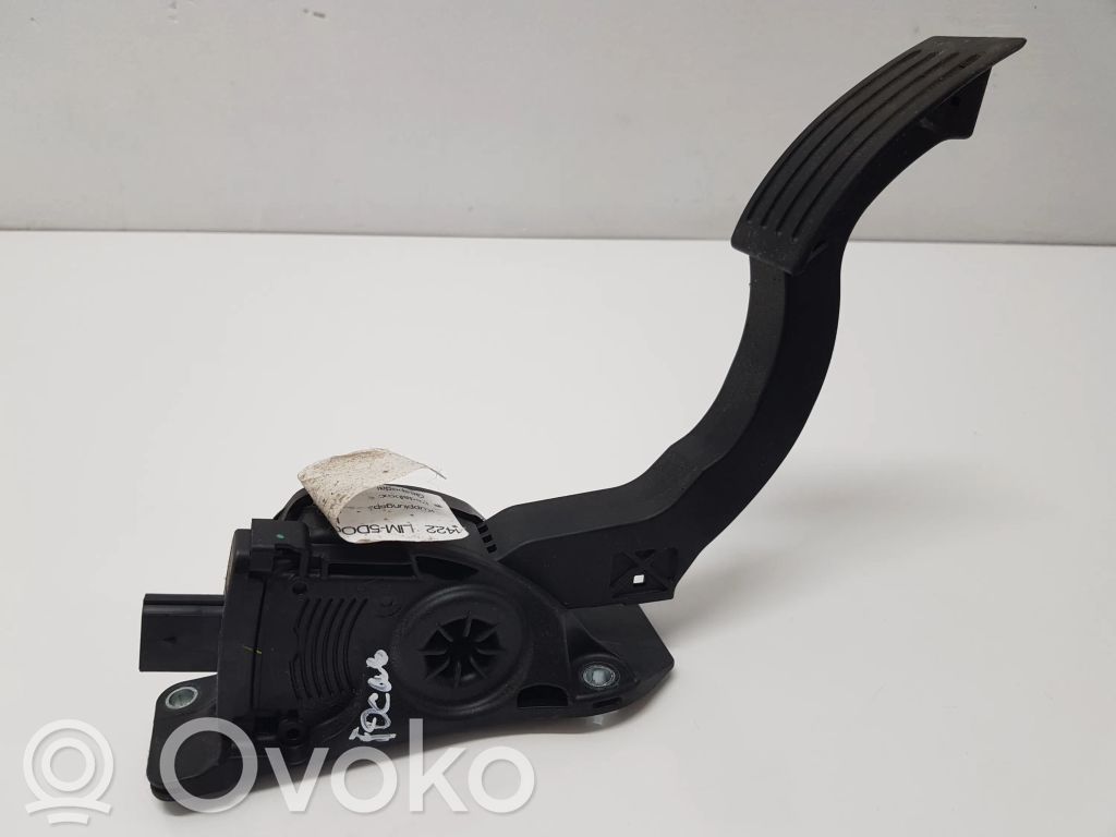 Akceleratoriaus pedalas   BV619F836AB